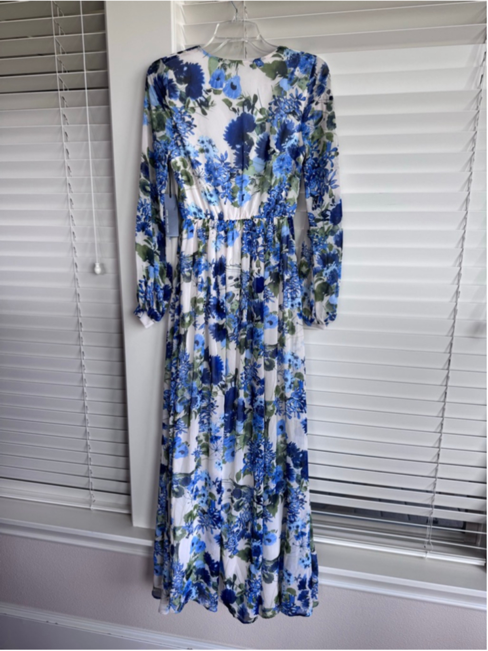 Lulus Maxi Dress White Blue Floral Large - Picture 11 of 11